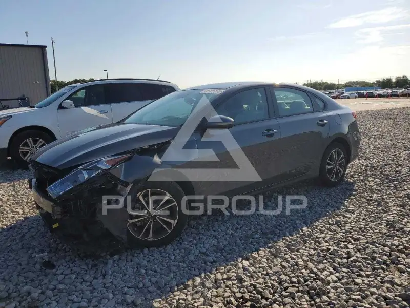 2023 KIA Forte фото