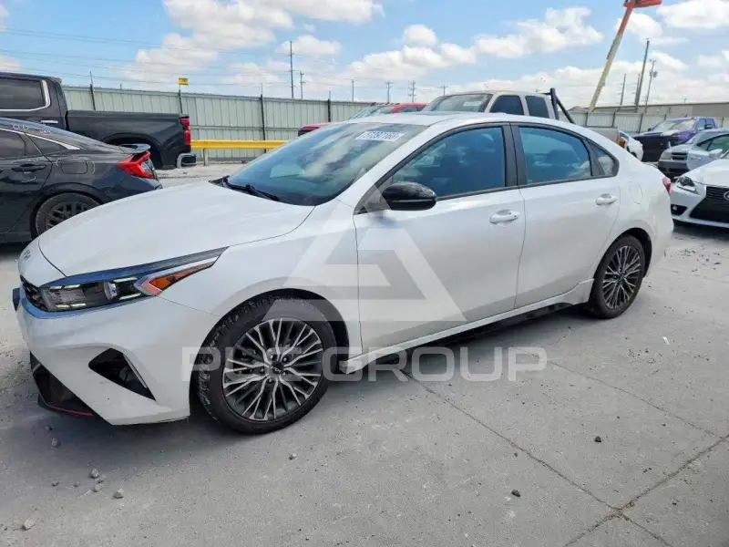 2023 KIA Forte фото