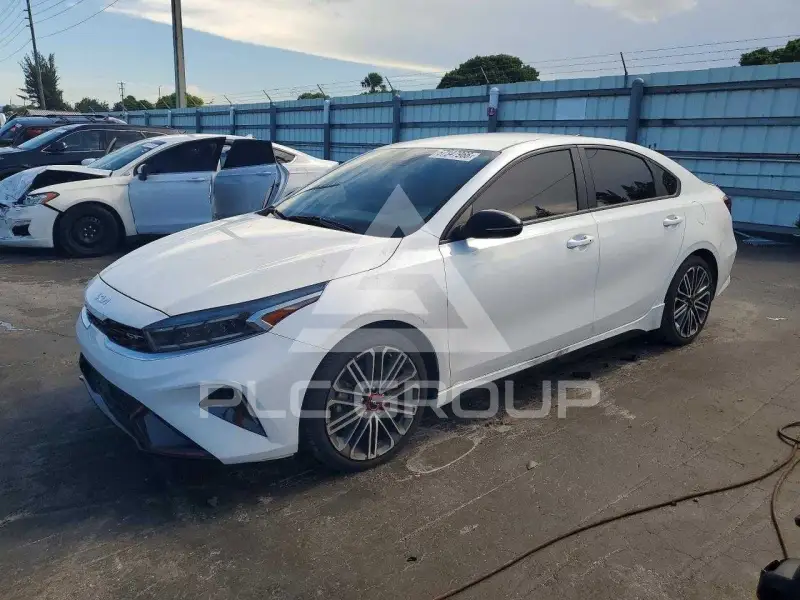 2023 KIA Forte фото