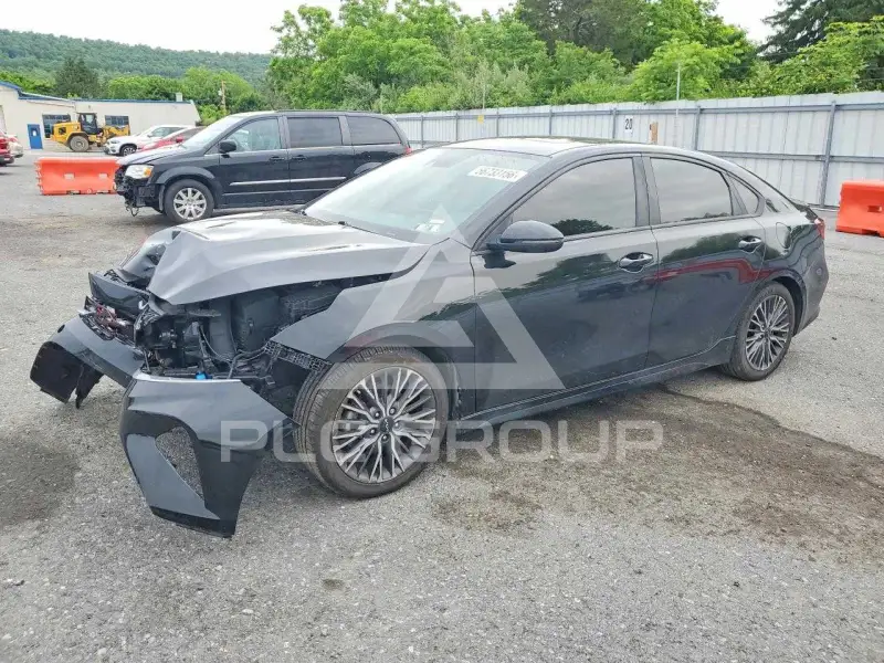 2023 KIA Forte photo