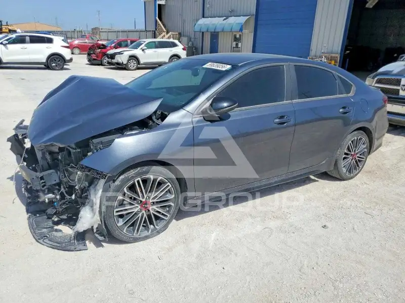 2023 KIA Forte фото