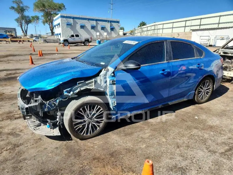 2023 KIA Forte фото