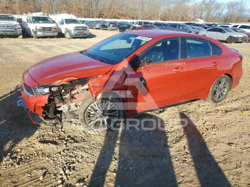 2023 KIA Forte фото