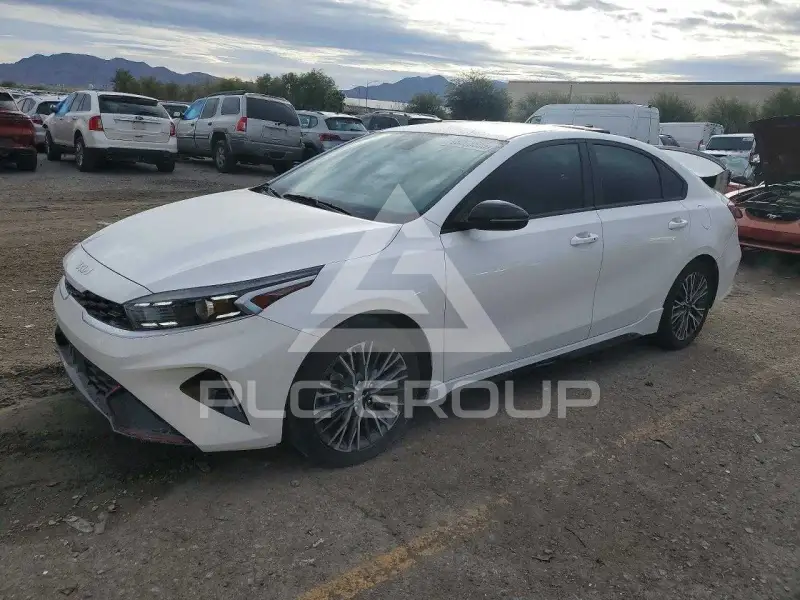 2023 KIA Forte фото