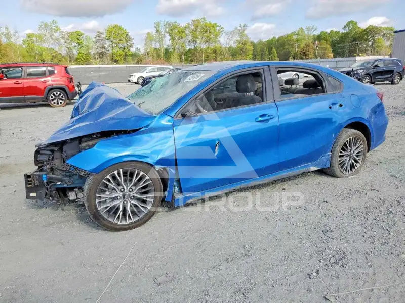 2023 KIA Forte фото