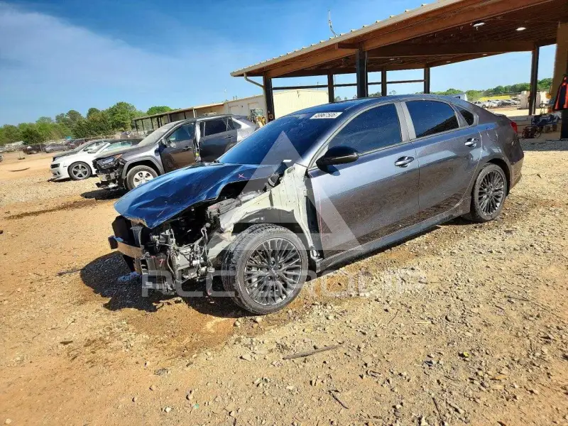2023 KIA Forte фото