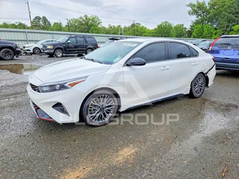 2023 KIA Forte фото