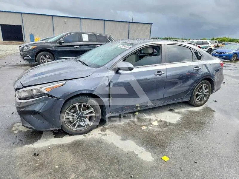 2023 KIA Forte фото