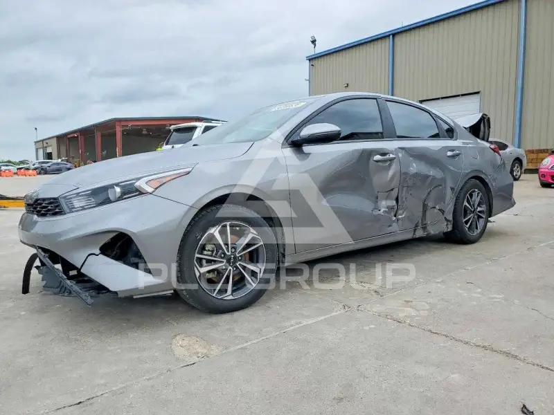2023 KIA Forte фото