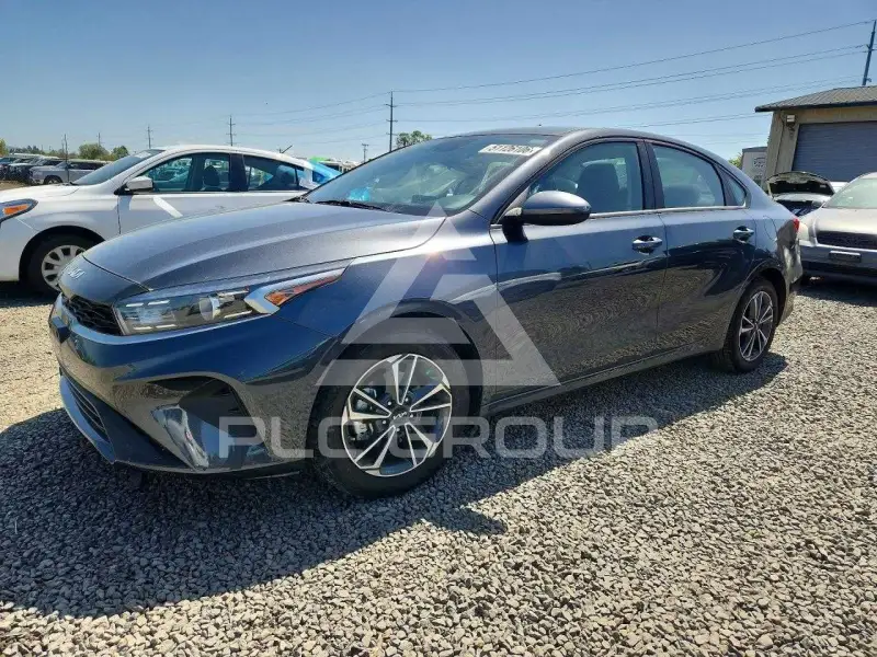 2023 KIA Forte фото