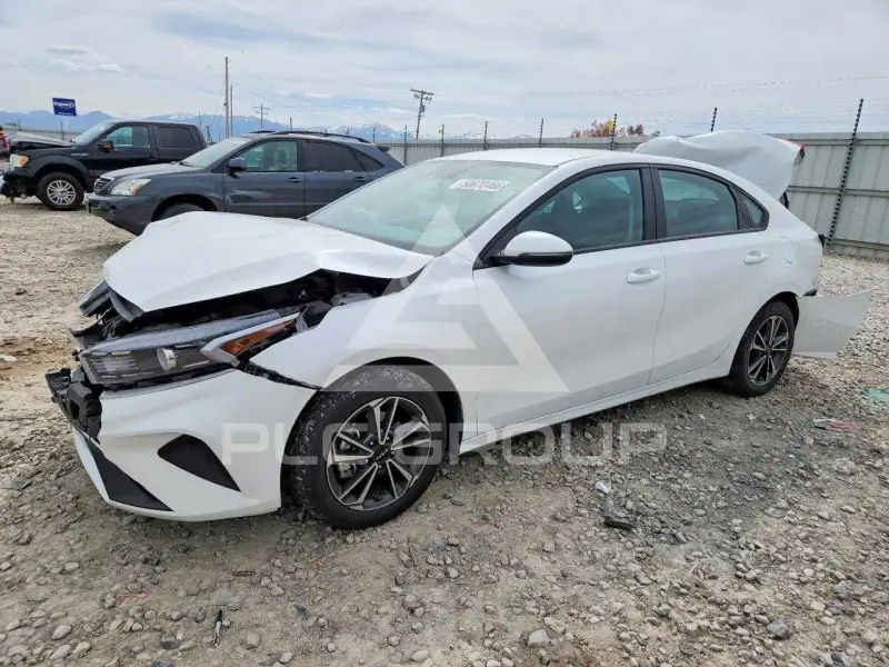 2023 KIA Forte фото