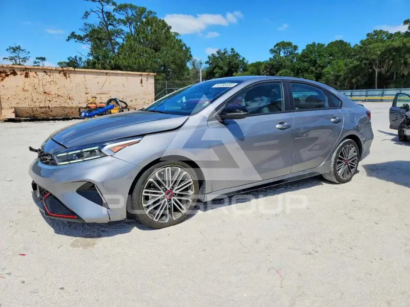 2023 KIA Forte фото
