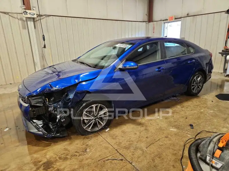 2023 KIA Forte фото
