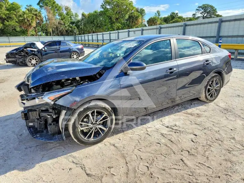 2023 KIA Forte фото
