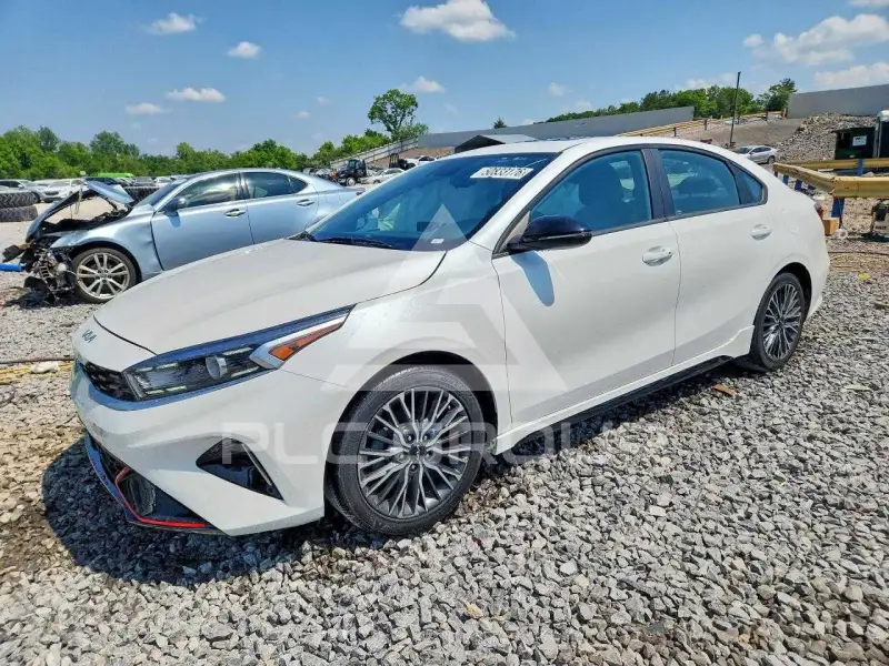 2023 KIA Forte фото