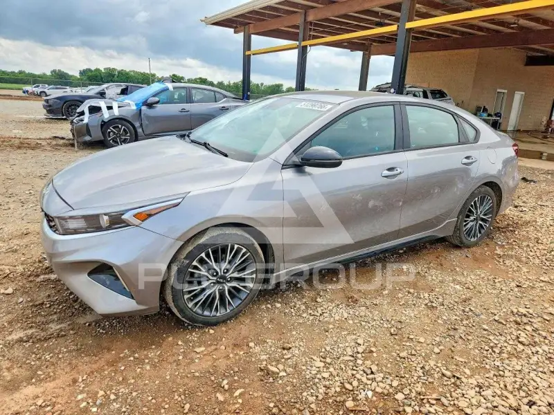2023 KIA Forte фото