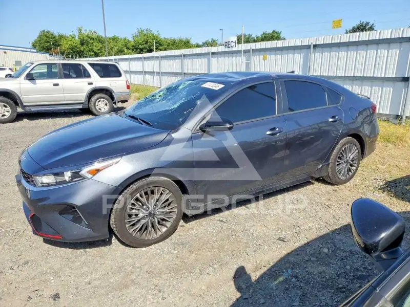 2023 KIA Forte фото