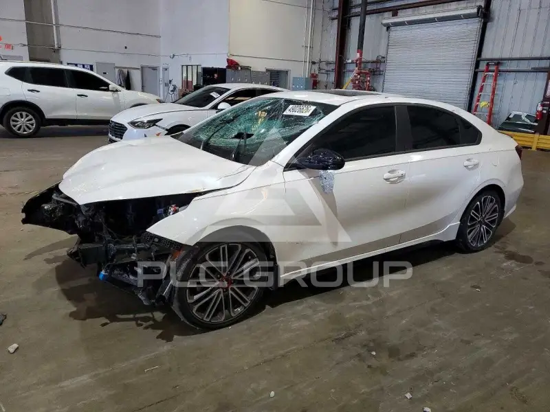 2023 KIA Forte фото
