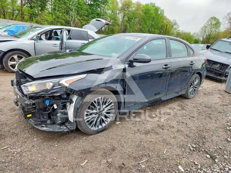 2023 KIA Forte фото