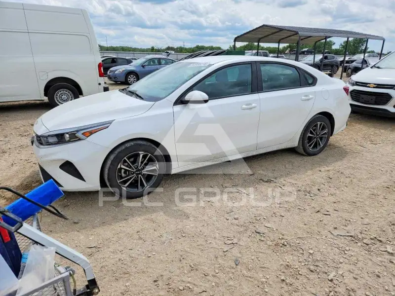 2023 KIA Forte фото