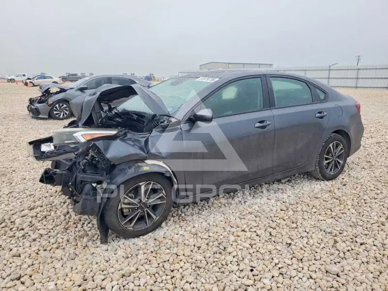 2023 KIA Forte фото