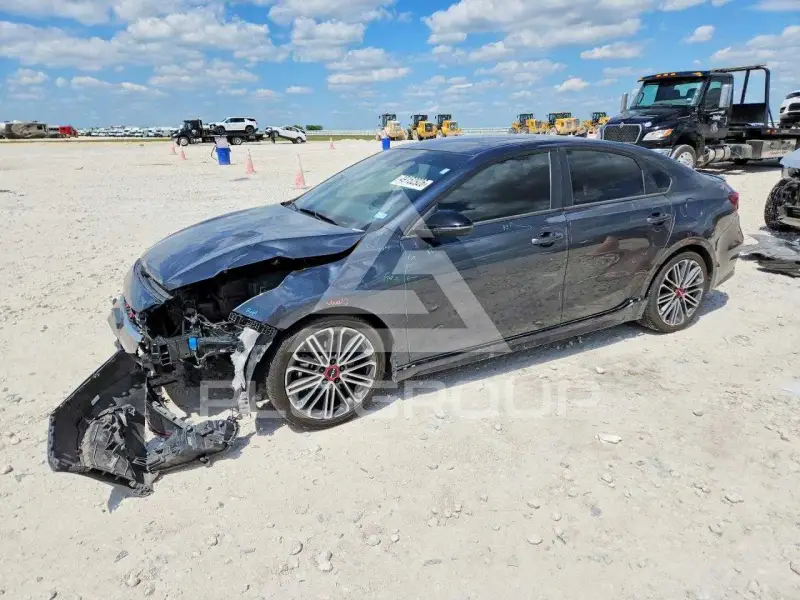 2023 KIA Forte фото