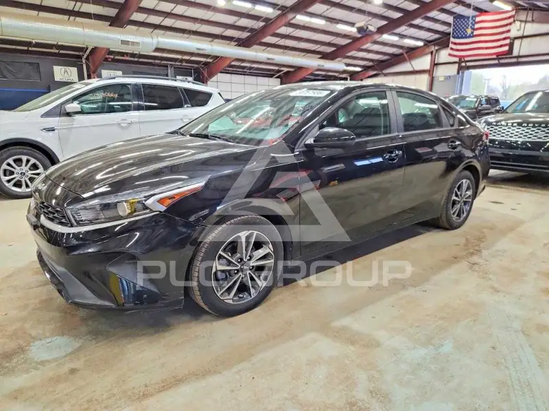 2023 KIA Forte фото