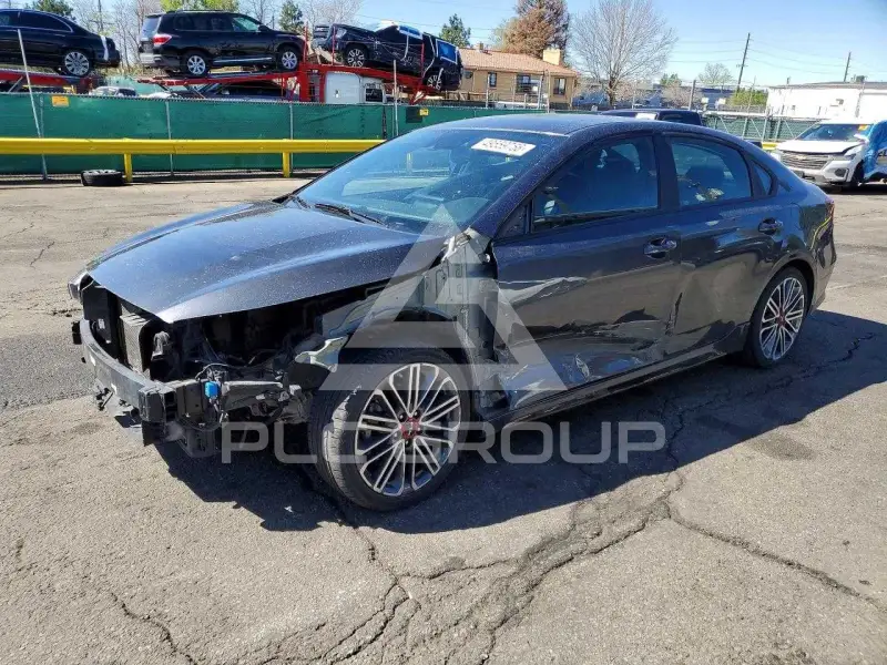2023 KIA Forte фото