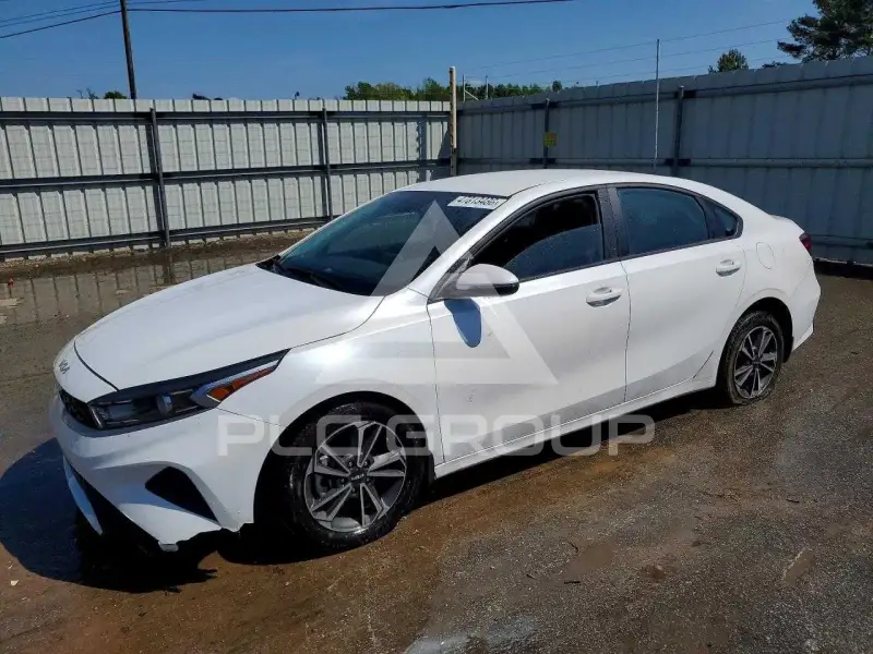 2023 KIA Forte фото