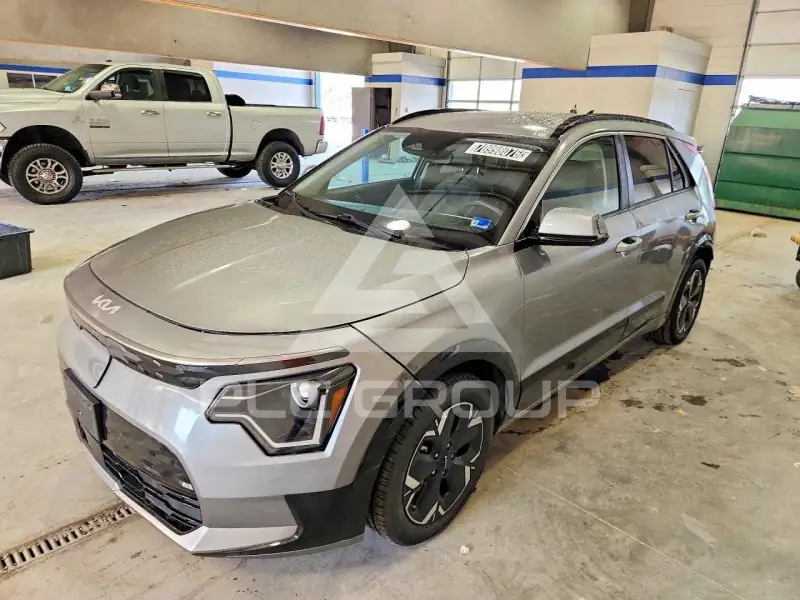 2023 KIA Niro фото