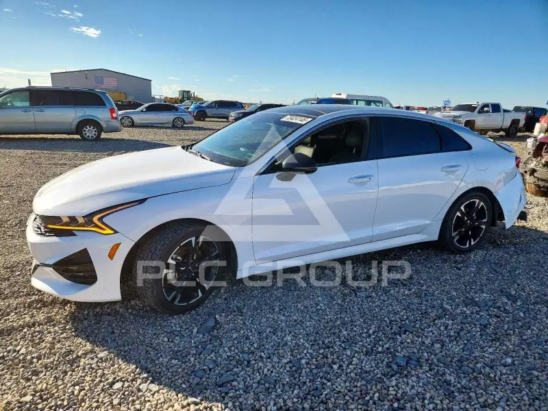 2023 KIA K5 photo