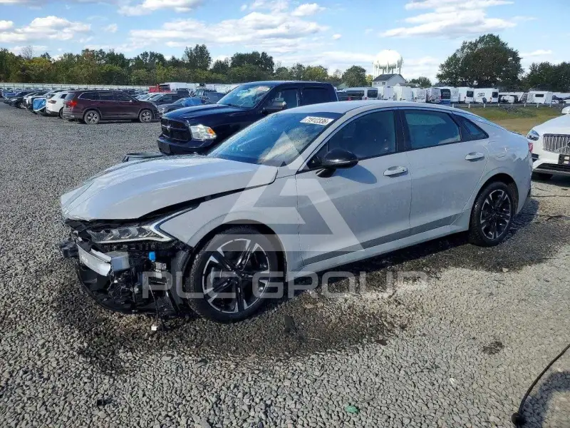 2023 KIA K5 photo