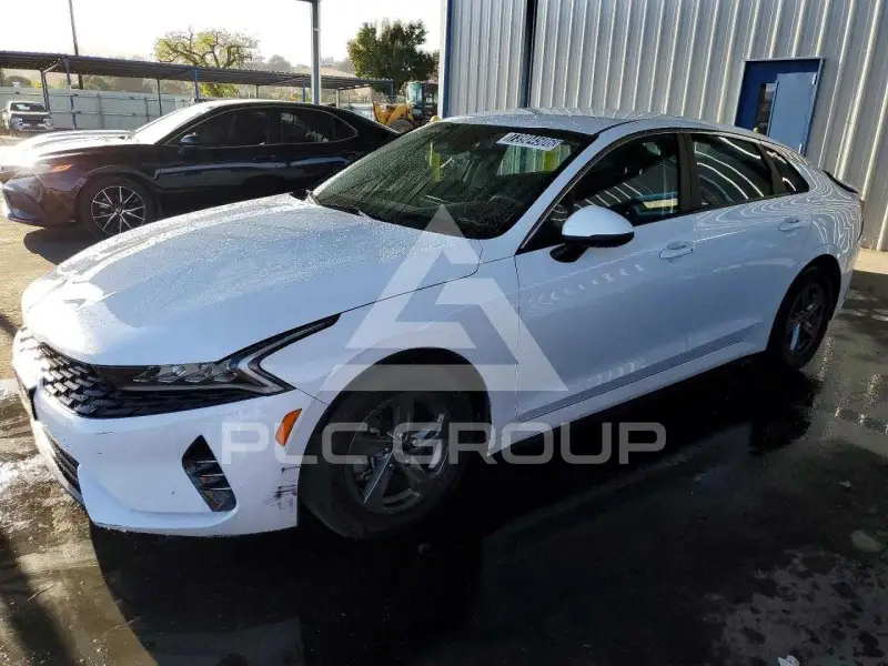 2023 KIA K5 photo