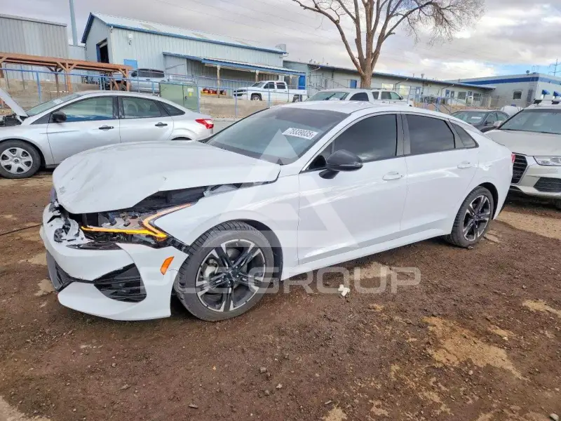 2023 KIA K5 photo