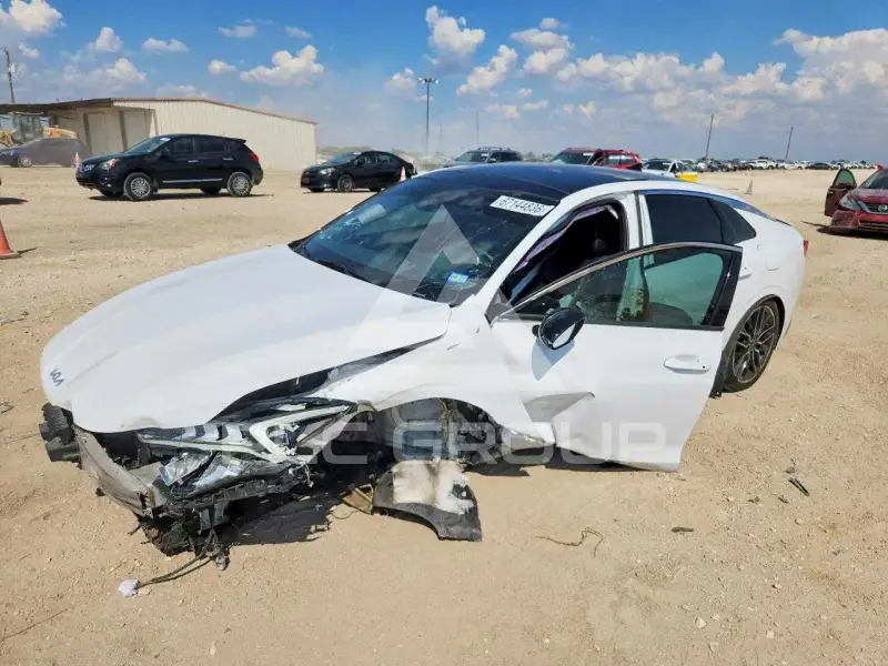 2023 KIA K5 photo