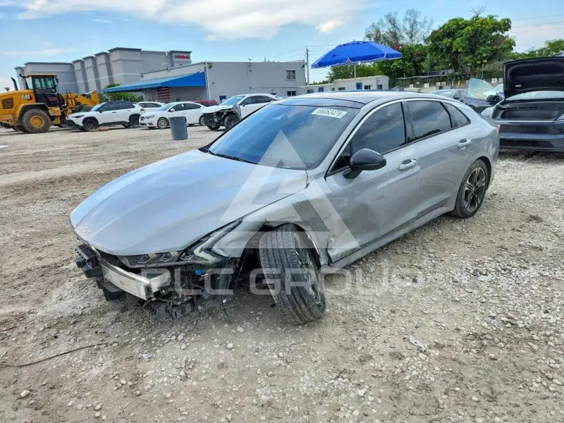 2023 KIA K5 photo