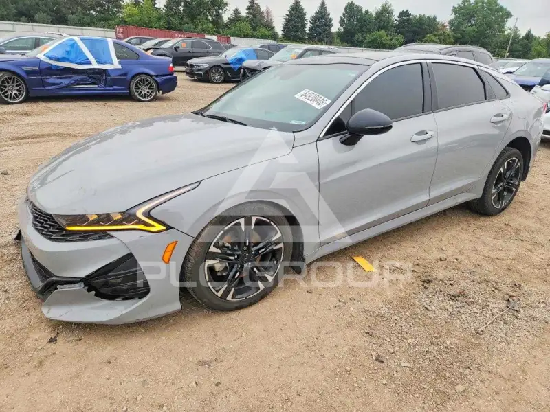 2023 KIA K5 photo