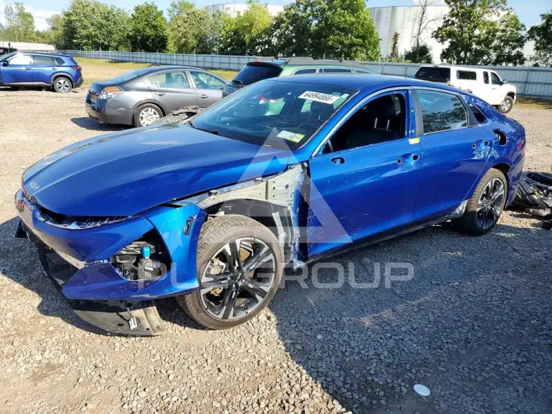 2023 KIA K5 фото