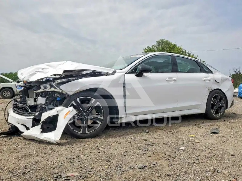 2023 KIA K5 photo