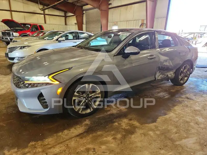 2023 KIA K5 фото