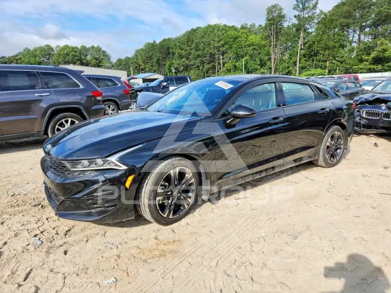 2023 KIA K5 photo