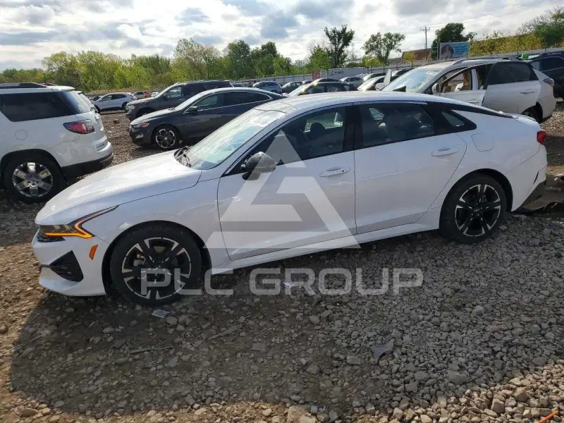 2023 KIA K5 фото