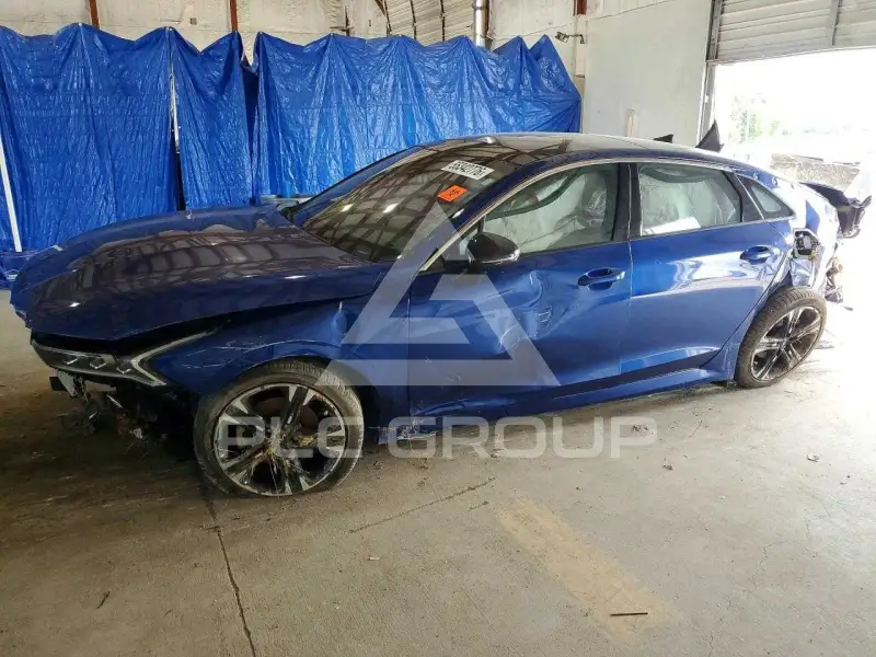 2023 KIA K5 photo