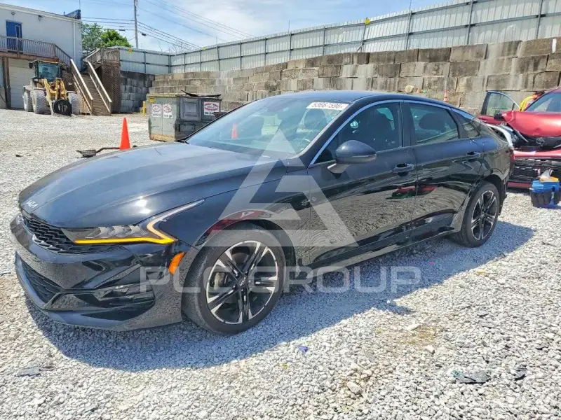 2023 KIA K5 photo