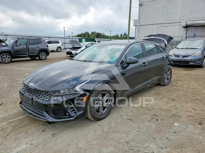 2023 KIA K5 фото