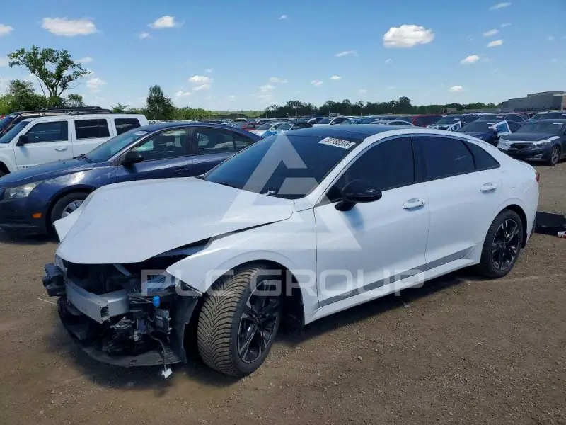 2023 KIA K5 photo