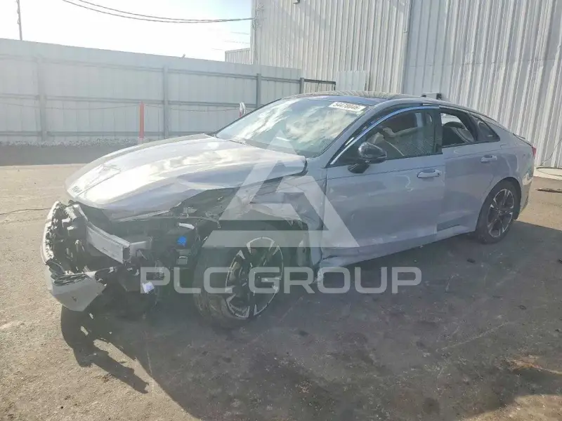 2023 KIA K5 photo