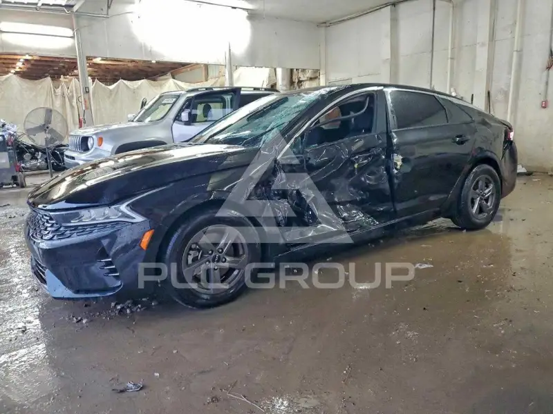 2023 KIA K5 фото