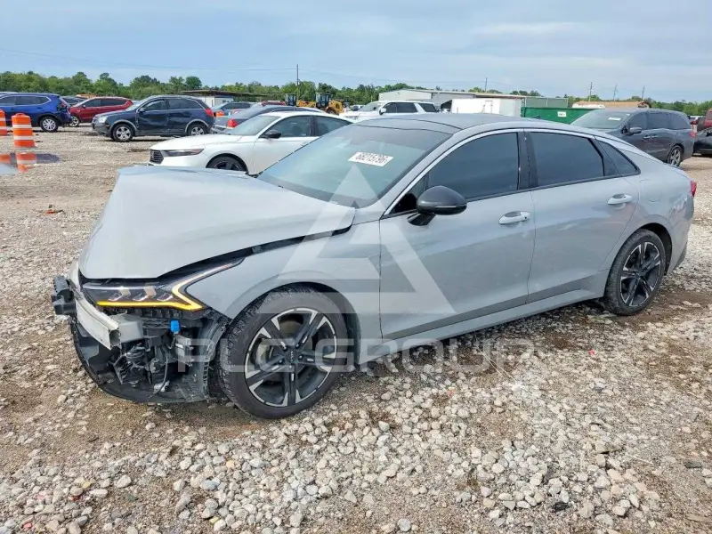 2023 KIA K5 photo