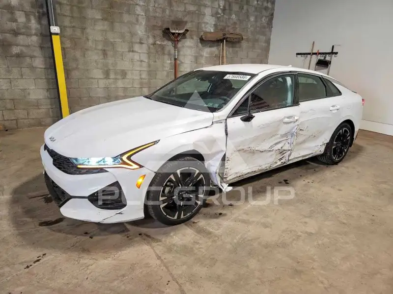 2023 KIA K5 фото